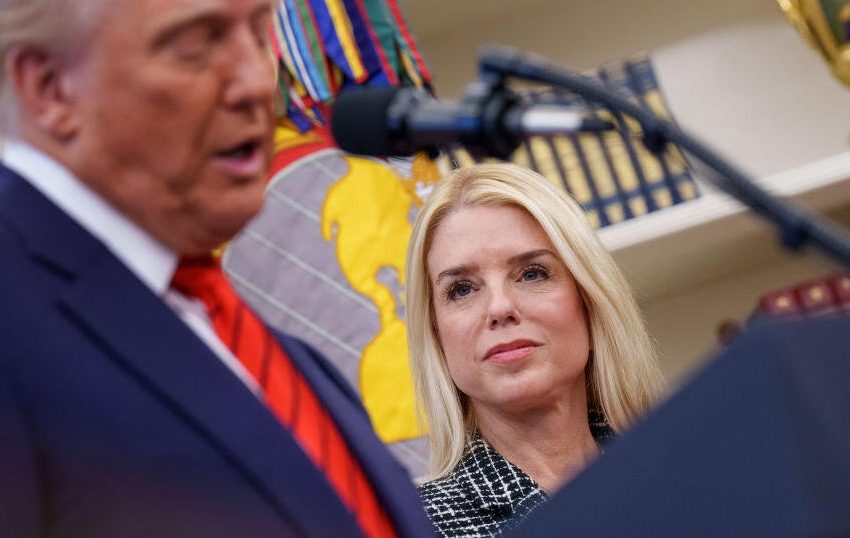  Trump fires Pam Bondi as attorney general, installs Todd Blanche as acting AG