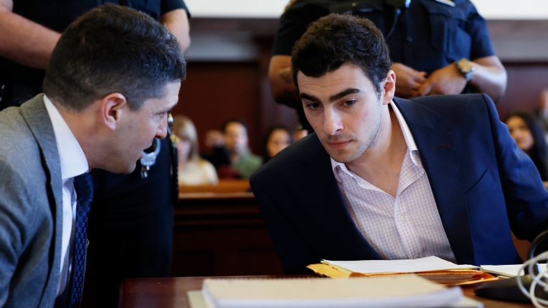  Luigi Mangione trials: Judges delay state and federal trials