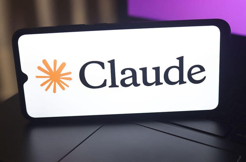  Anthropic Accidentally Exposes Source Code for Claude Code