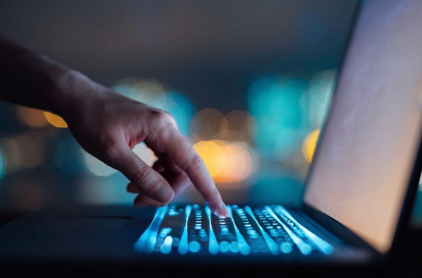  Never paste these into AI — 7 things you should never share with a chatbot