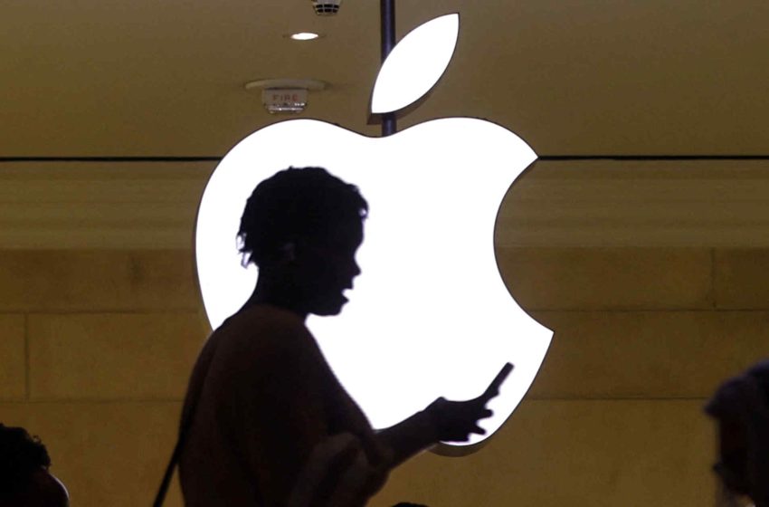  Foldable iPhone hits engineering snags, shipment delays possible: sources