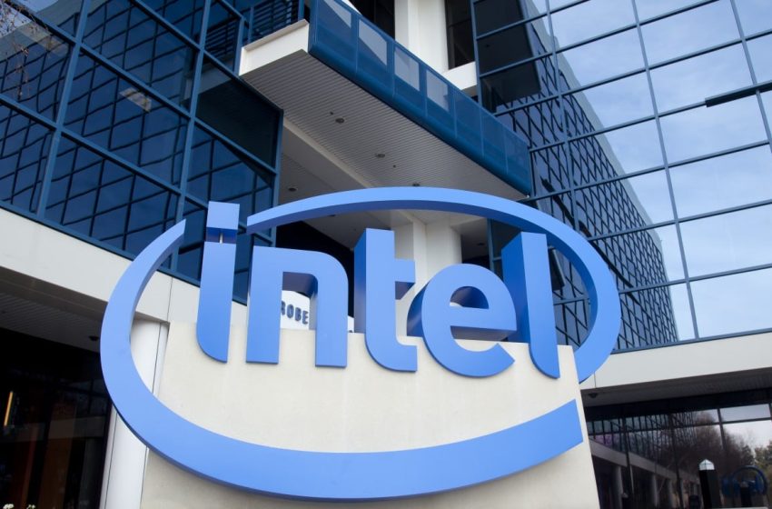  Intel Jumps 8%, AMD Rises 3%: A $14.2 Billion Fab Deal and AI Momentum Lift the Chip Sector