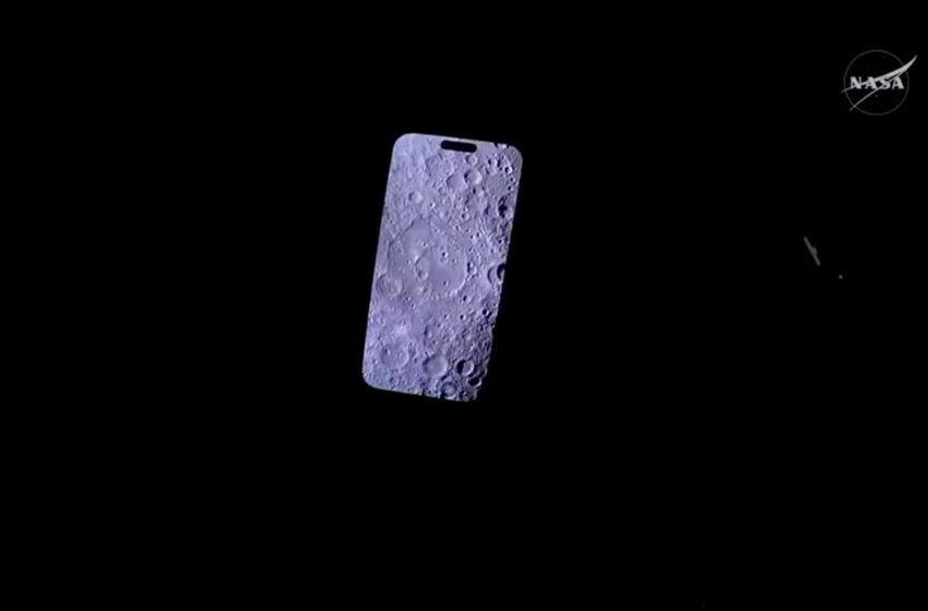  Artemis II astronaut puts all of our iPhone moon photos to shame