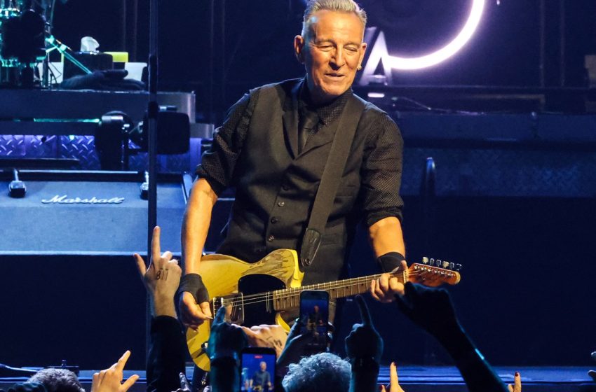  Musicians Union Stands With Bruce Springsteen Against Trump