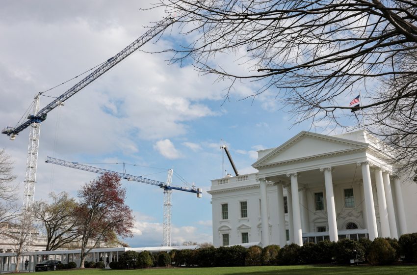  Trump files emergency motion to continue building White House ballroom | Donald Trump News