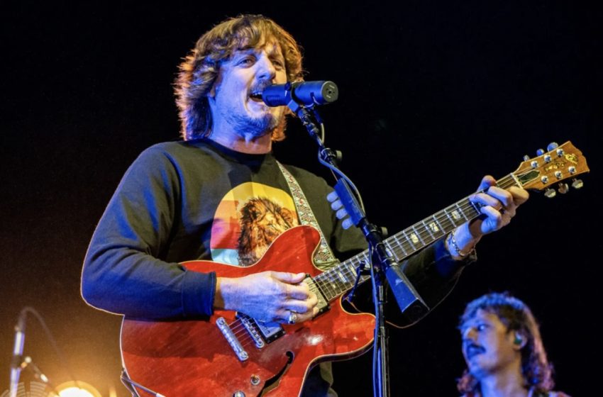  Sturgill Simpson Announces 2026 Tour as Johnny Blue Skies