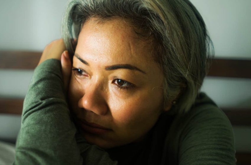  I Thought I Was Just Stressed Out, But These 8 Subtle Signs Meant I Was Actually Dissociating