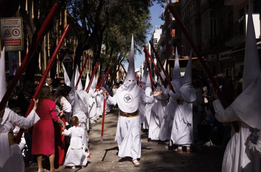  Seville, Spain’s Semana Santa Holy Week blends faith, tradition, spectacle : NPR