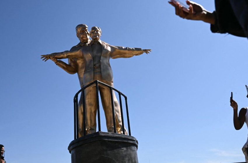  Trump administration and critics wage a battle of images on National Mall : NPR