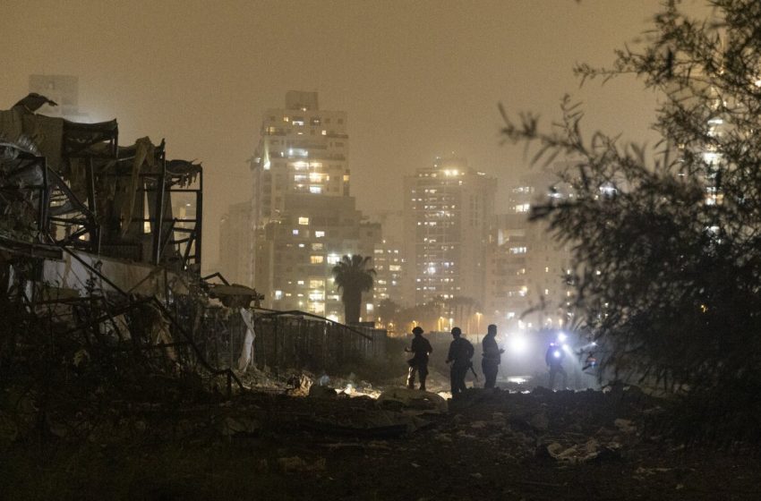  Iran hits Gulf refineries as Trump warns U.S. will attack Iranian bridges, power plants : NPR