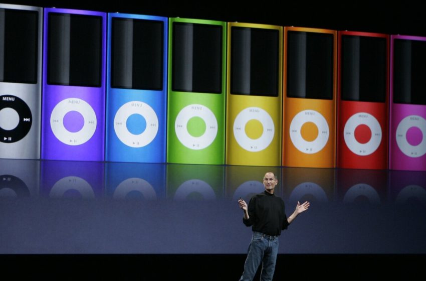  Apple celebrates its 50th year — from scrappy startup to tech giant : NPR