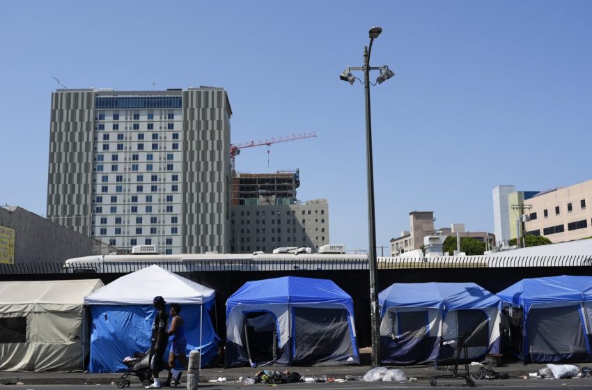  Appeals court upholds block on HUD homelessness overhaul : NPR