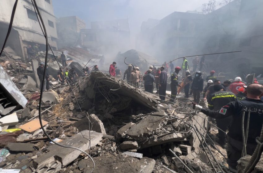  Trump issues new threats to Iran over Strait of Hormuz closure