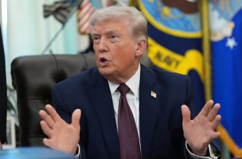  Trump signs order directing creation of a national voter list