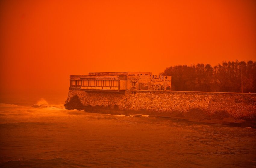  Saharan dust storm turns Greek sky red