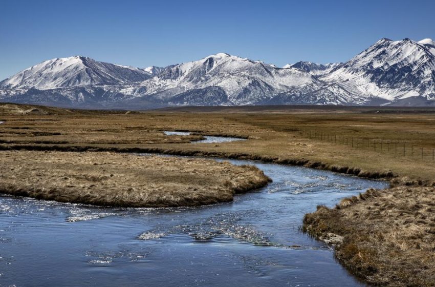  Extreme heats leaves California mountains in a snow drought
