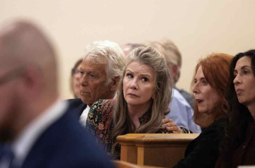  Melissa Gilbert defends ‘canceled’ husband Timothy Busfield