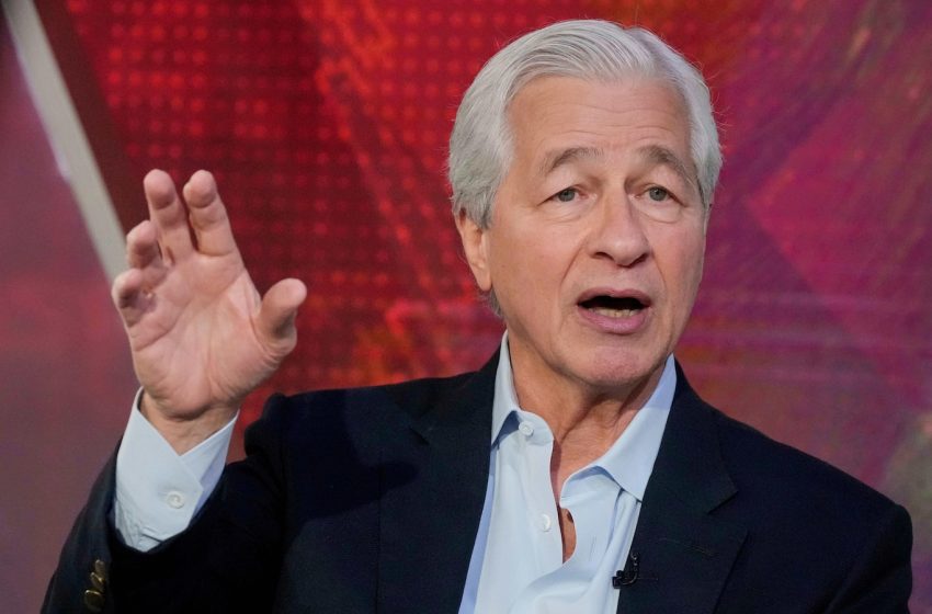  JPMorgan CEO: Iran war could reignite inflation and keep Fed rates higher for longer