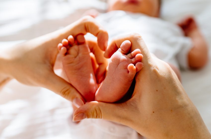  Woman Can’t Identify Child’s Father After Sleeping With Identical Twins